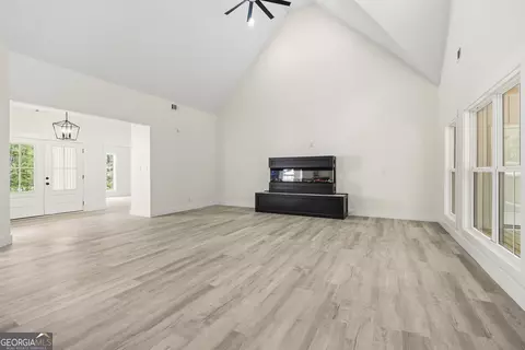 Living - 272 Clinton Crossing Dr, Gray, GA 31032 photo 3 of 6