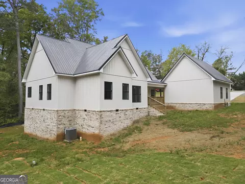 Exterior - 272 Clinton Crossing Dr, Gray, GA 31032 photo 5 of 22