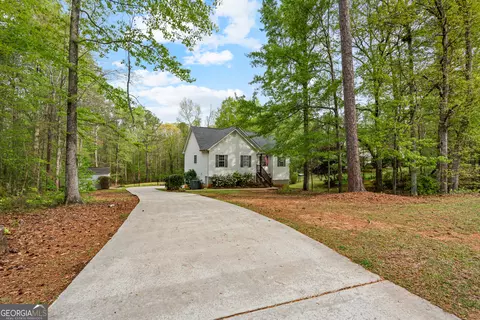 35 S Robin Ln, Newnan, GA 30263