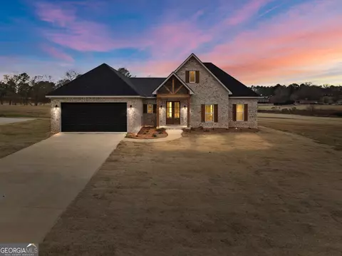 107 River Ridge Dr, Hawkinsville, GA 31036