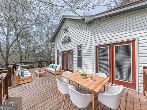 144 Banner Cir, Ellijay, GA 30540