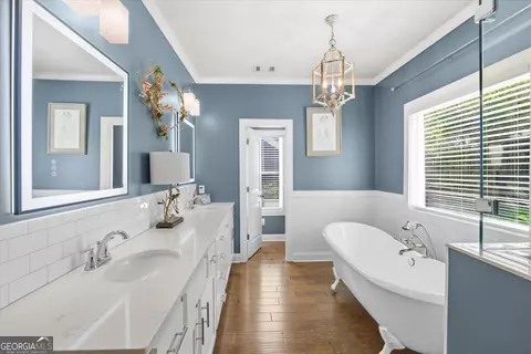 Bath - 731 Markhams Dr, Madison, GA 30650 photo 1 of 9