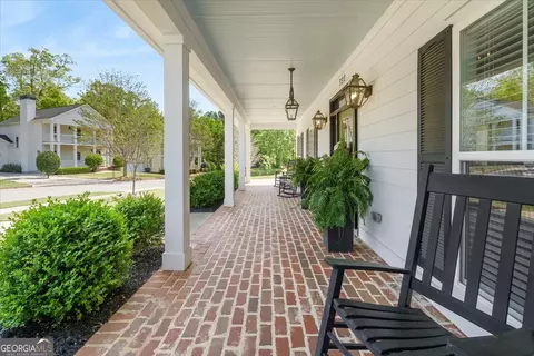 Exterior - 731 Markhams Dr, Madison, GA 30650 photo 2 of 14