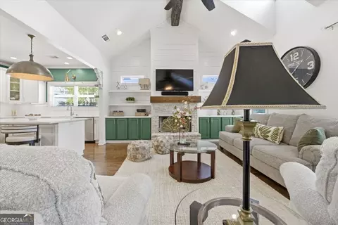 Living - 731 Markhams Dr, Madison, GA 30650 photo 1 of 1
