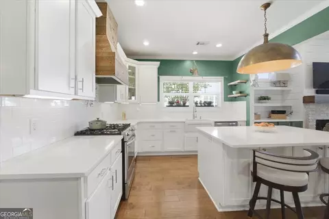 Kitchen - 731 Markhams Dr, Madison, GA 30650 photo 5 of 5