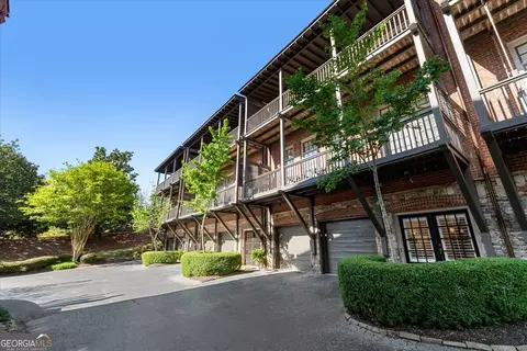 225 Founders Mill Ct, Roswell, GA 30075