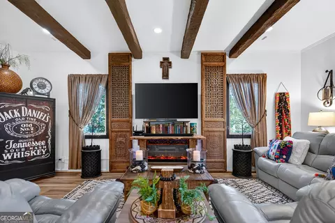 Living - 123 S Smith Rd, Lagrange, GA 30241 photo 3 of 4