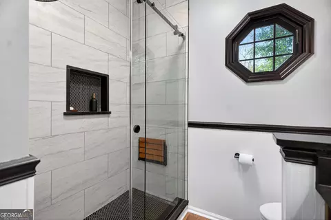 Bath - 123 S Smith Rd, Lagrange, GA 30241 photo 4 of 7