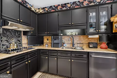 Kitchen - 123 S Smith Rd, Lagrange, GA 30241 photo 2 of 4