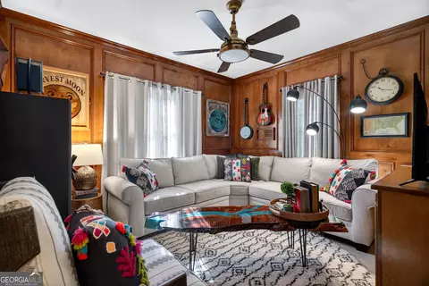 Living - 123 S Smith Rd, Lagrange, GA 30241 photo 1 of 4