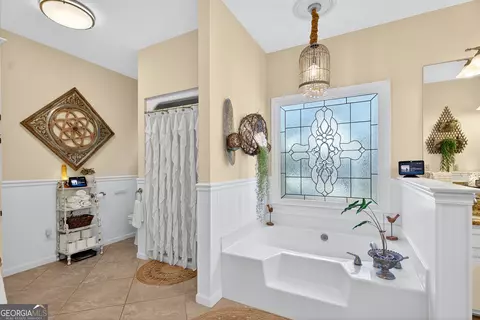 Bath - 123 S Smith Rd, Lagrange, GA 30241 photo 2 of 7