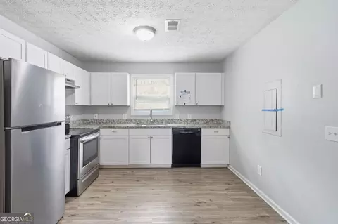 Kitchen - 741 Roscoe Davis Rd, Monroe, GA 30656 photo 1 of 2