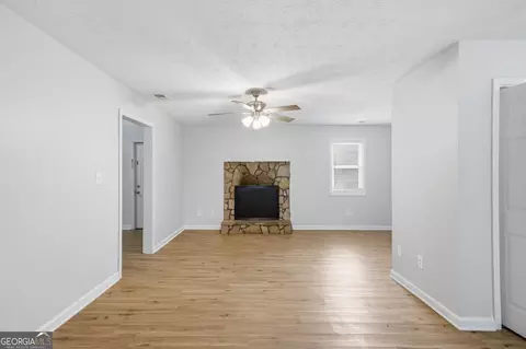 Living - 741 Roscoe Davis Rd, Monroe, GA 30656 photo 1 of 3