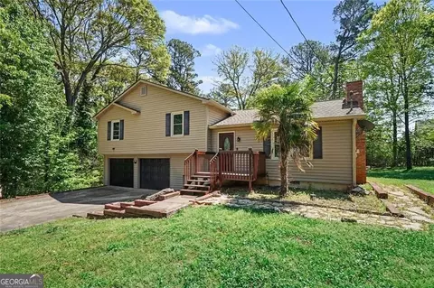 3200 Woodbridge Ct, Snellville, GA 30039
