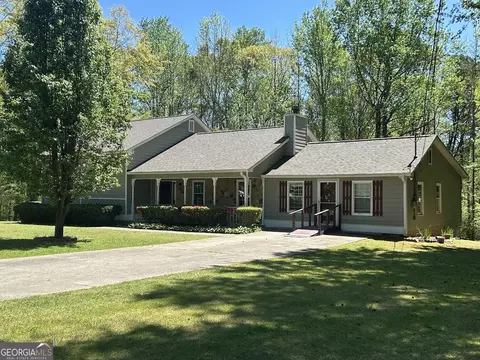 84 Trellis Ct, Carrollton, GA 30116
