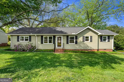 810 Benson St, Hartwell, GA 30643