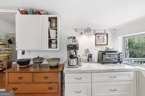 Kitchen - 236 Garrison Rd, Cornelia, GA 30531 photo 5 of 5