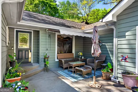 Exterior - 5 N Brooks Rd, Lagrange, GA 30240 photo 2 of 25