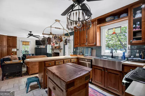 Kitchen - 5 N Brooks Rd, Lagrange, GA 30240 photo 3 of 9