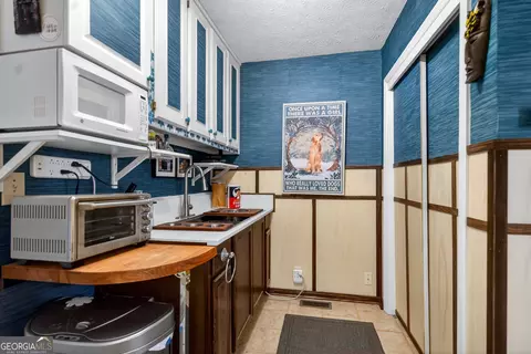 Kitchen - 5 N Brooks Rd, Lagrange, GA 30240 photo 6 of 9