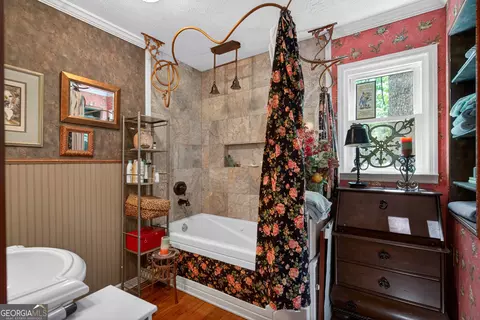 Bath - 5 N Brooks Rd, Lagrange, GA 30240 photo 1 of 15
