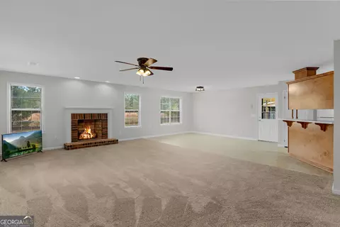 Living - 52 Northgate Ln, Collins, GA 30421 photo 1 of 5