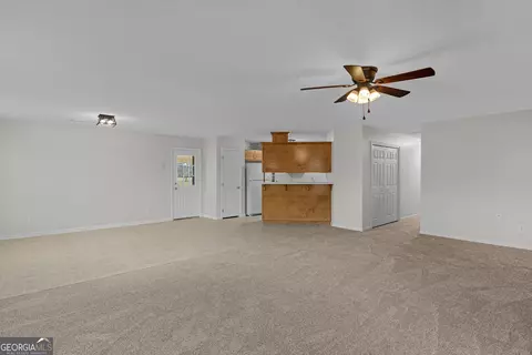 Living - 52 Northgate Ln, Collins, GA 30421 photo 4 of 5