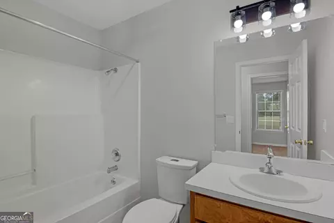 Bath - 52 Northgate Ln, Collins, GA 30421 photo 2 of 2
