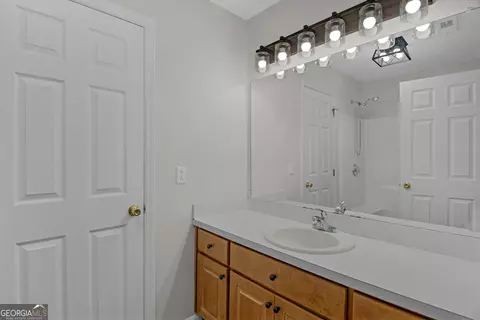 Bath - 52 Northgate Ln, Collins, GA 30421 photo 1 of 2