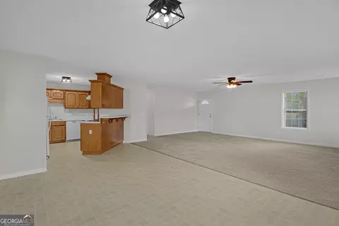 Living - 52 Northgate Ln, Collins, GA 30421 photo 5 of 5