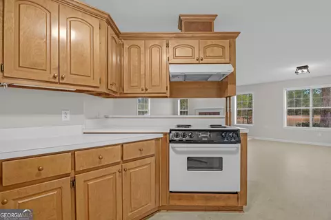 Kitchen - 52 Northgate Ln, Collins, GA 30421 photo 3 of 3