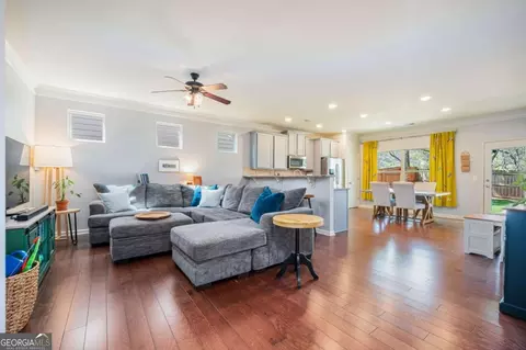 135 Village Trl, Woodstock, GA 30188