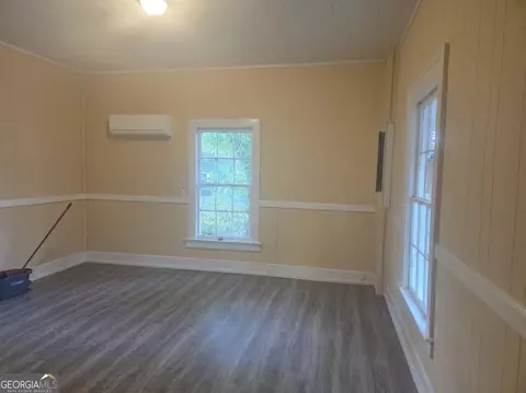 Living - 108 G Ave, Thomaston, GA 30286 photo 2 of 4