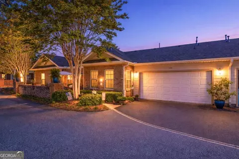 149 Villa Park Cir, Stone Mountain, GA 30087