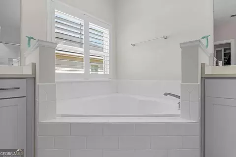 Bath - 273 Mcqueen Dr, Pooler, GA 31322 photo 2 of 6