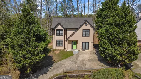 3460 Estate Lake Dr, Fairburn, GA 30213