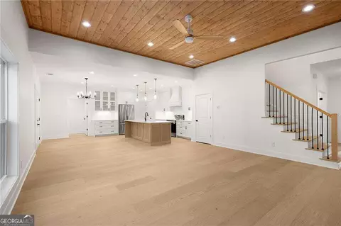 Living - 140 Cambridge Ct, Calhoun, GA 30701 photo 3 of 5