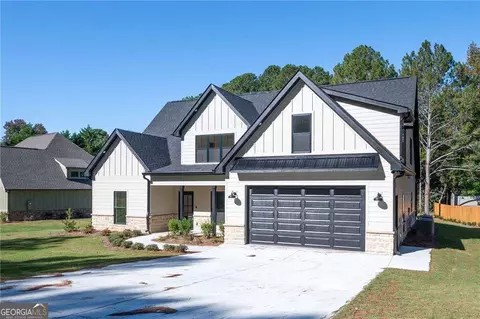 140 Cambridge Ct, Calhoun, GA 30701