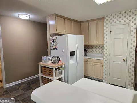 Kitchen - 107 Ember Way, Lagrange, GA 30240 photo 3 of 5
