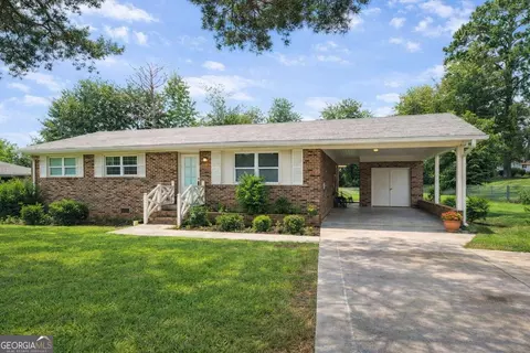 615 Peachtree Dr, Thomaston, GA 30286