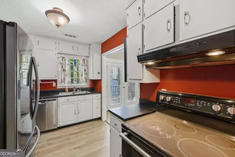 Kitchen - 162 Shady Ln, Toccoa, GA 30577 photo 2 of 2