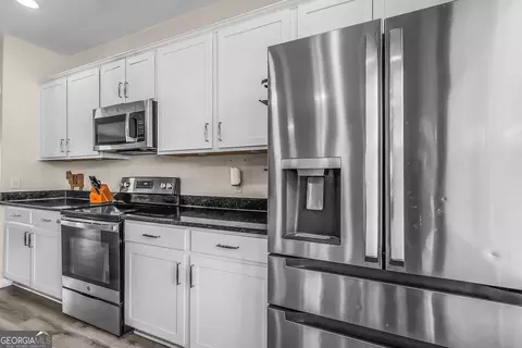 Kitchen - 231 Caroline Way, Guyton, GA 31312 photo 3 of 4