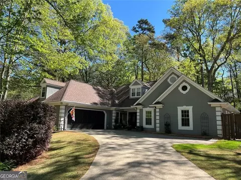 950 Laurel Springs Ln SW, Marietta, GA 30064
