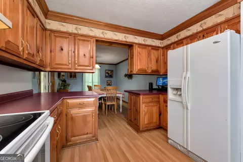Kitchen - 73 Kellogg Dr, Colbert, GA 30628 photo 2 of 4
