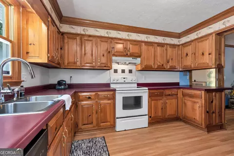 Kitchen - 73 Kellogg Dr, Colbert, GA 30628 photo 1 of 4