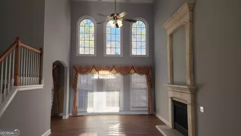 Living - 12123 Edgewater Dr, Hampton, GA 30228 photo 2 of 8