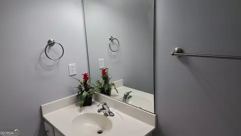 Bath - 12123 Edgewater Dr, Hampton, GA 30228 photo 2 of 5