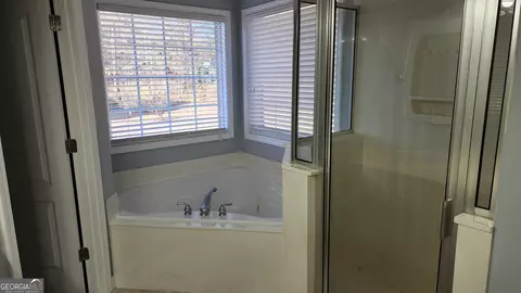 Bath - 12123 Edgewater Dr, Hampton, GA 30228 photo 1 of 5