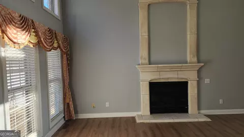 Living - 12123 Edgewater Dr, Hampton, GA 30228 photo 3 of 8