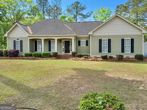 105 Honeysuckle Ct, Americus, GA 31709